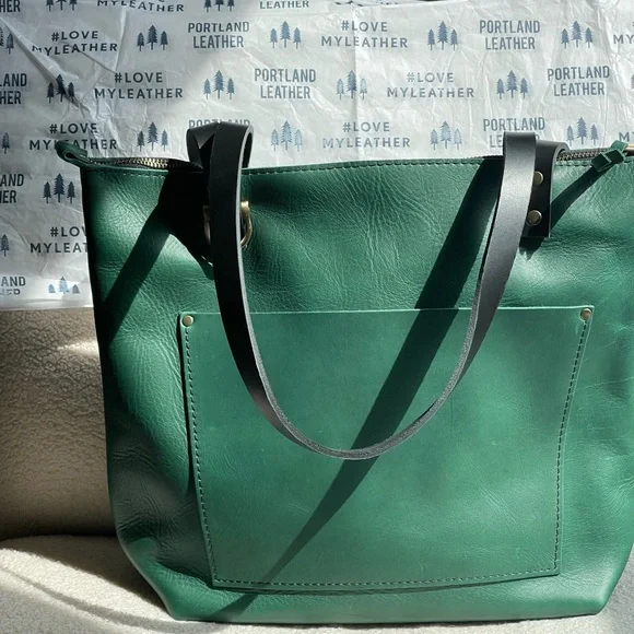 Portland Leather Medium Zipper Tote Bag OG ARUBA - Picture 3 of 13